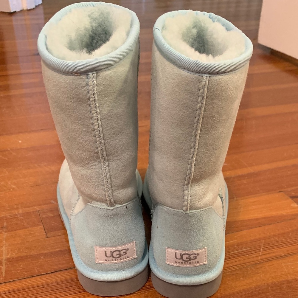 Women’s short ugg boots